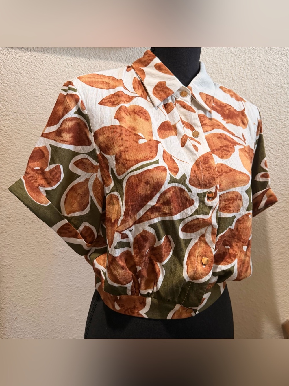 Lulumari Elegant foliage, Brown and Green Top cropped blouse.
